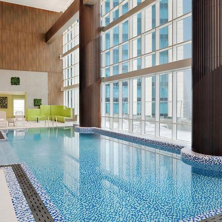 Element By Westin City Center Ad-Dauha Zewnętrze zdjęcie Swimming pool