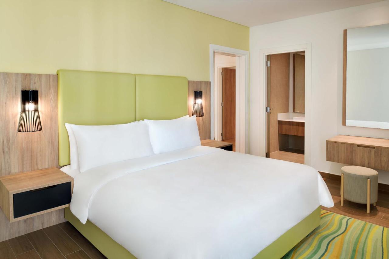 Element By Westin City Center Ad-Dauha Zewnętrze zdjęcie A typical bedroom at an extended stay hotel