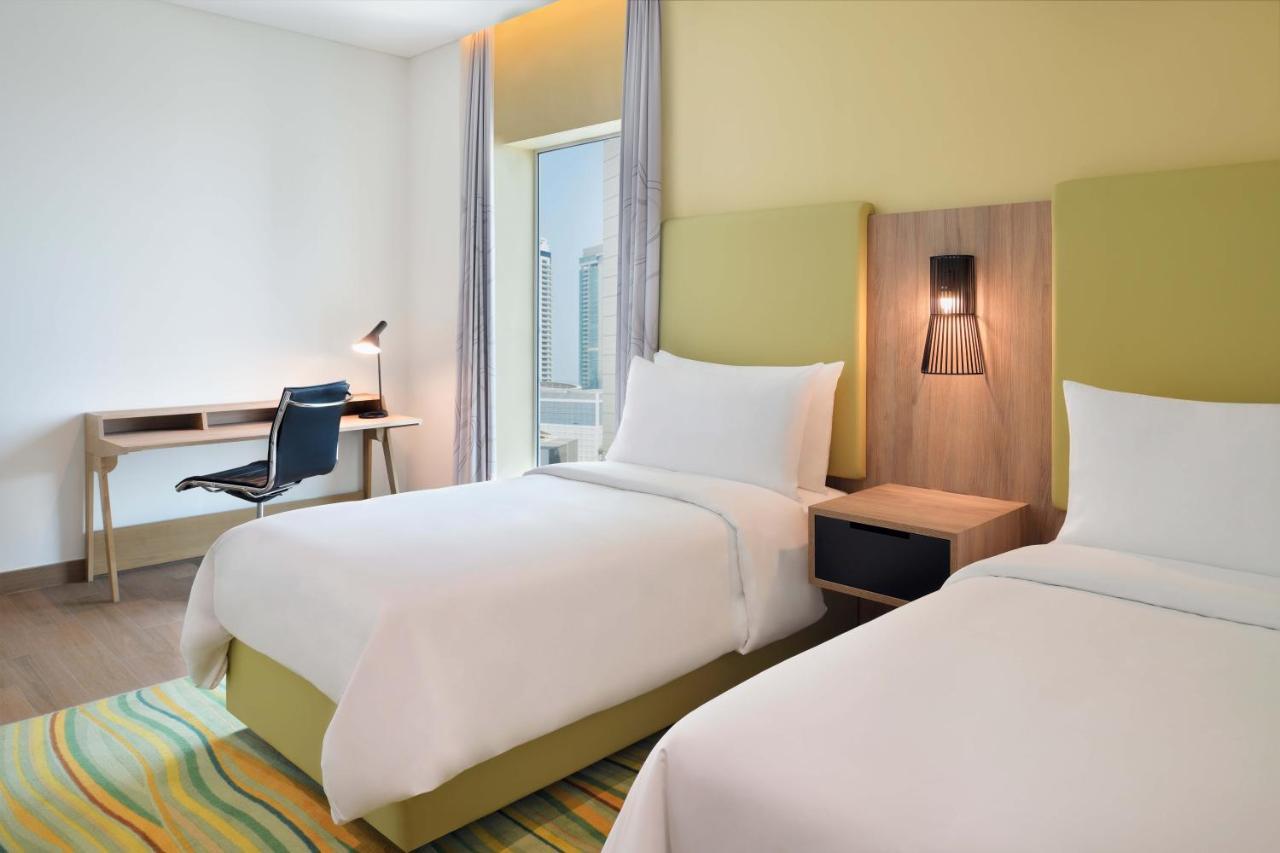 Element By Westin City Center Ad-Dauha Zewnętrze zdjęcie A room at the Holiday Inn Express in Dubai