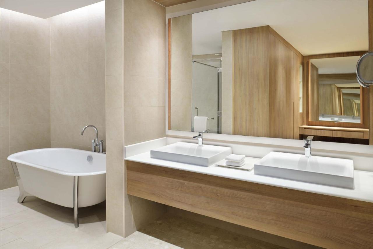 Element By Westin City Center Ad-Dauha Zewnętrze zdjęcie Bathroom