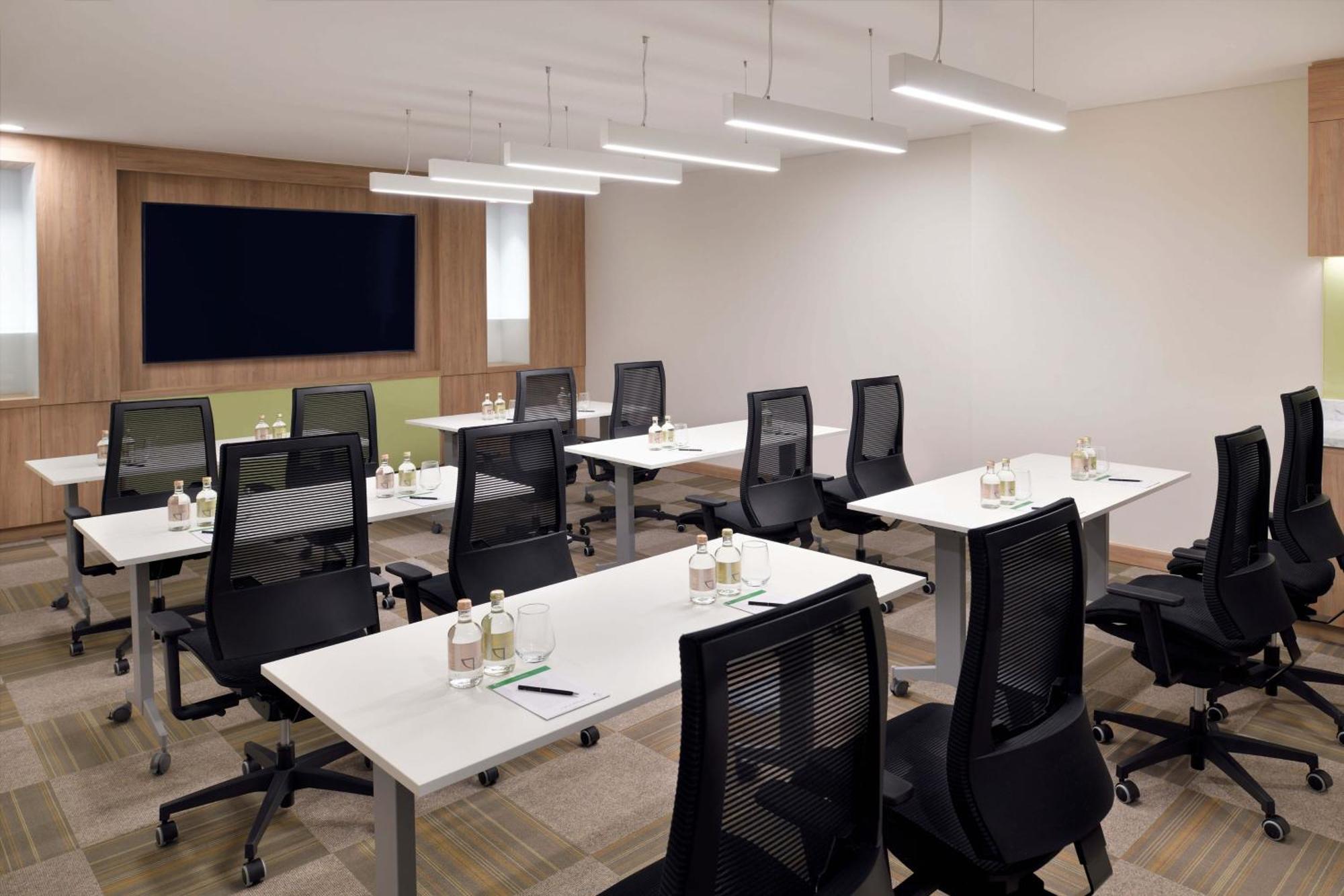 Element By Westin City Center Ad-Dauha Zewnętrze zdjęcie Meeting room at the hotel